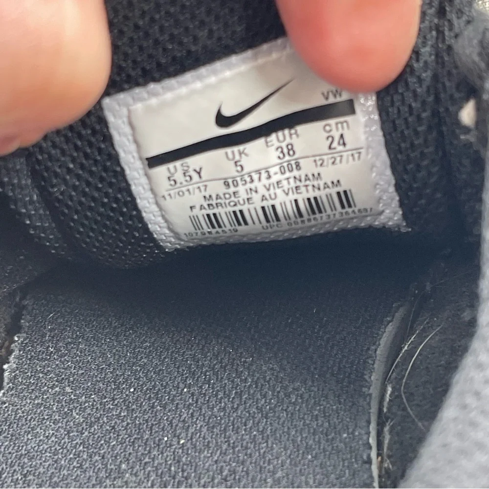 Nike Unisex Kids SB Black White Check Canvas Shoe Lace Up Sneaker - Size 5.5 Y
